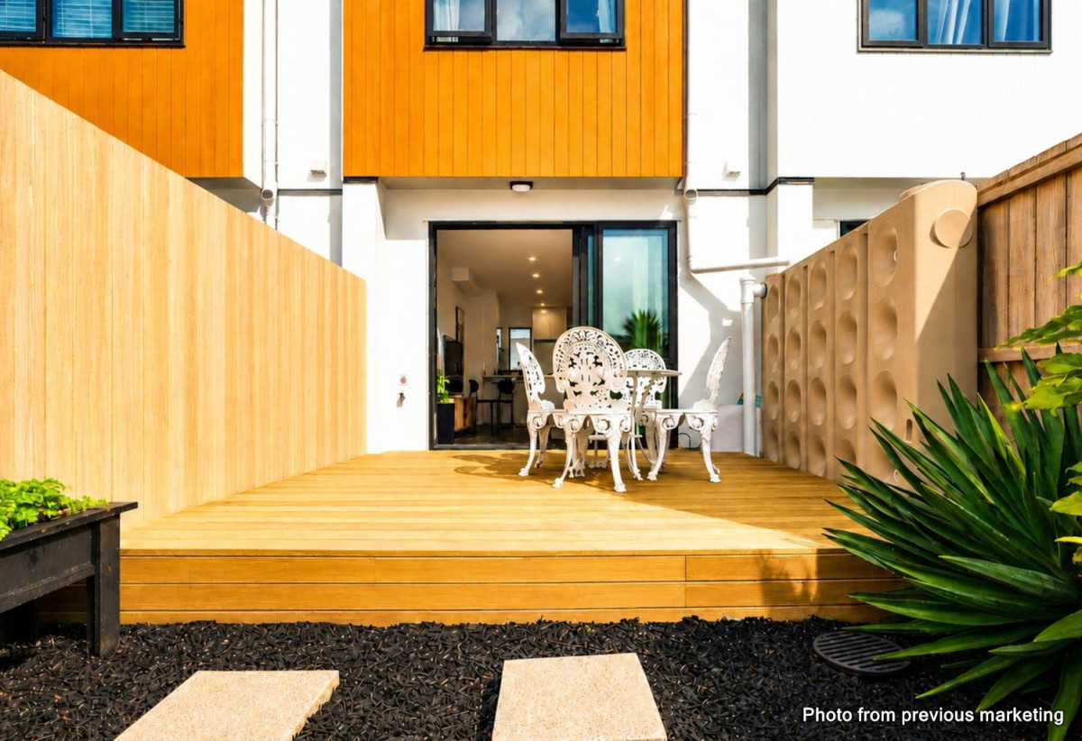 Asking $685,000 – priced for an immediate sale, 99m2 Affordable 3 beds 2.5 baths home with car park, Flexible second living area or home office, 6/3 Abbotleigh Avenue, Te Atatu Peninsula, Auckland