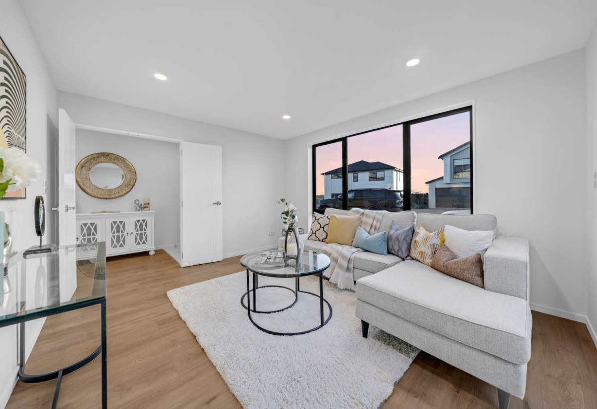 Brandnew 7 beds 5.5 baths house with double garage and 2 beds granny, 23 Emerald Avenue, Karaka, Auckland