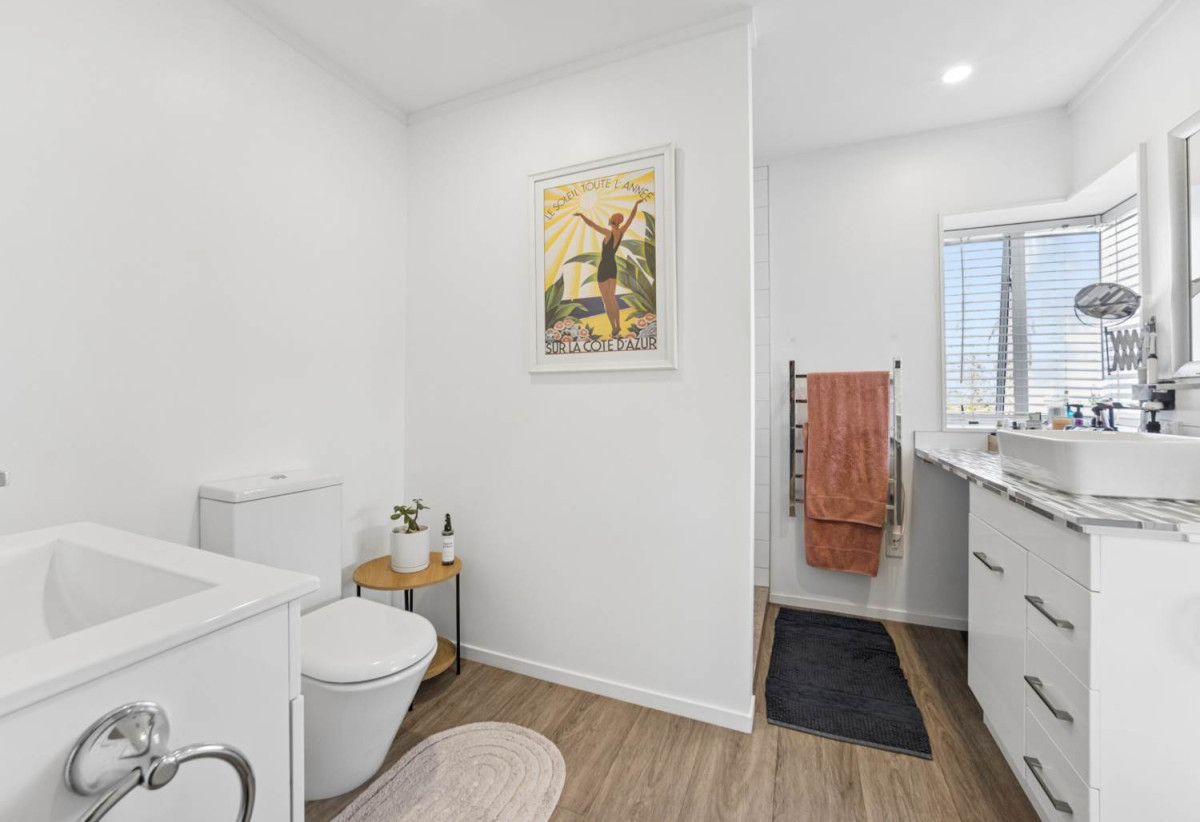 373m2 section, Standalone 3 beds 2 baths house with double garage, 68 Melanesia Road, Kohimarama, Auckland