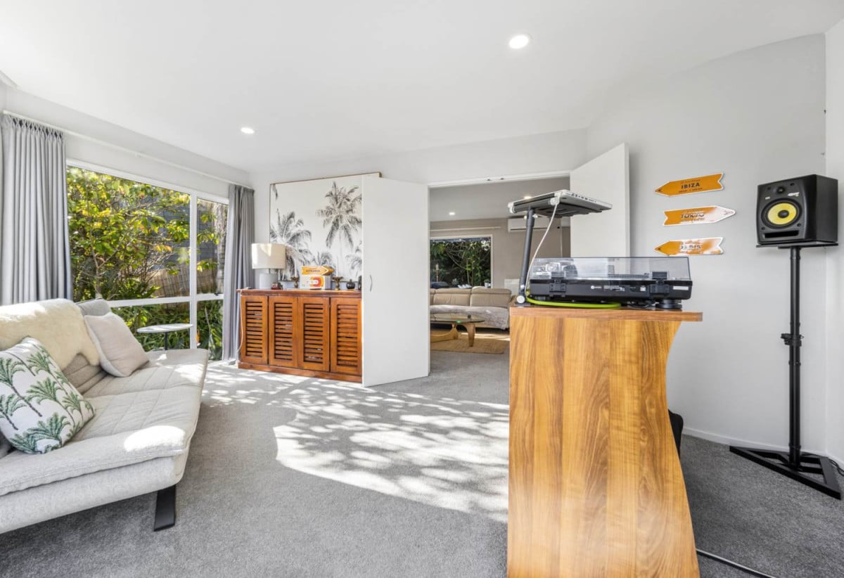 373m2 section, Standalone 3 beds 2 baths house with double garage, 68 Melanesia Road, Kohimarama, Auckland