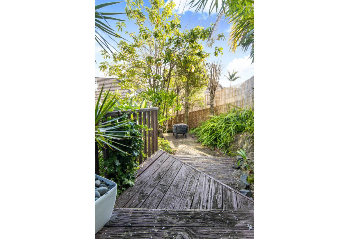 373m2 section, Standalone 3 beds 2 baths house with double garage, 68 Melanesia Road, Kohimarama, Auckland
