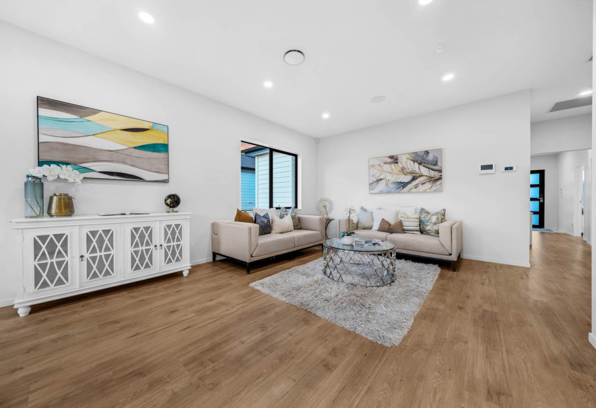 Brandnew 7 beds 5.5 baths house with double garage and 2 beds granny, 23 Emerald Avenue, Karaka, Auckland