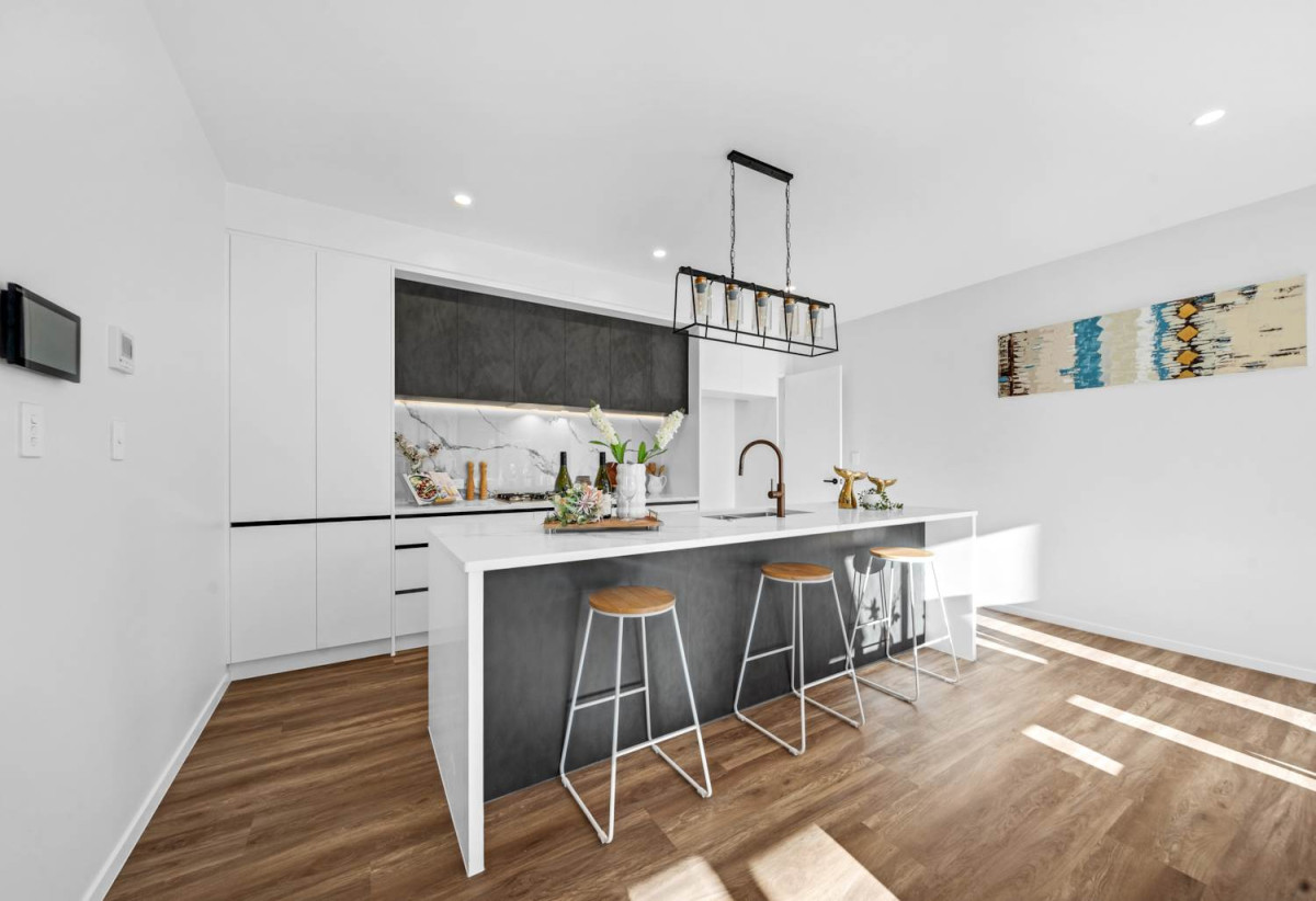 180m2 Brandnew 5 beds 3 baths house with double garage, 65 Bellfield Road, Opaheke, Auckland