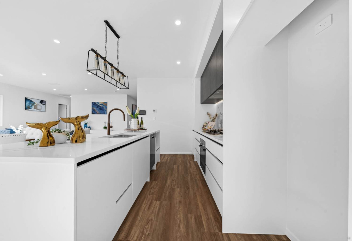 180m2 Brandnew 5 beds 3 baths house with double garage, 65 Bellfield Road, Opaheke, Auckland