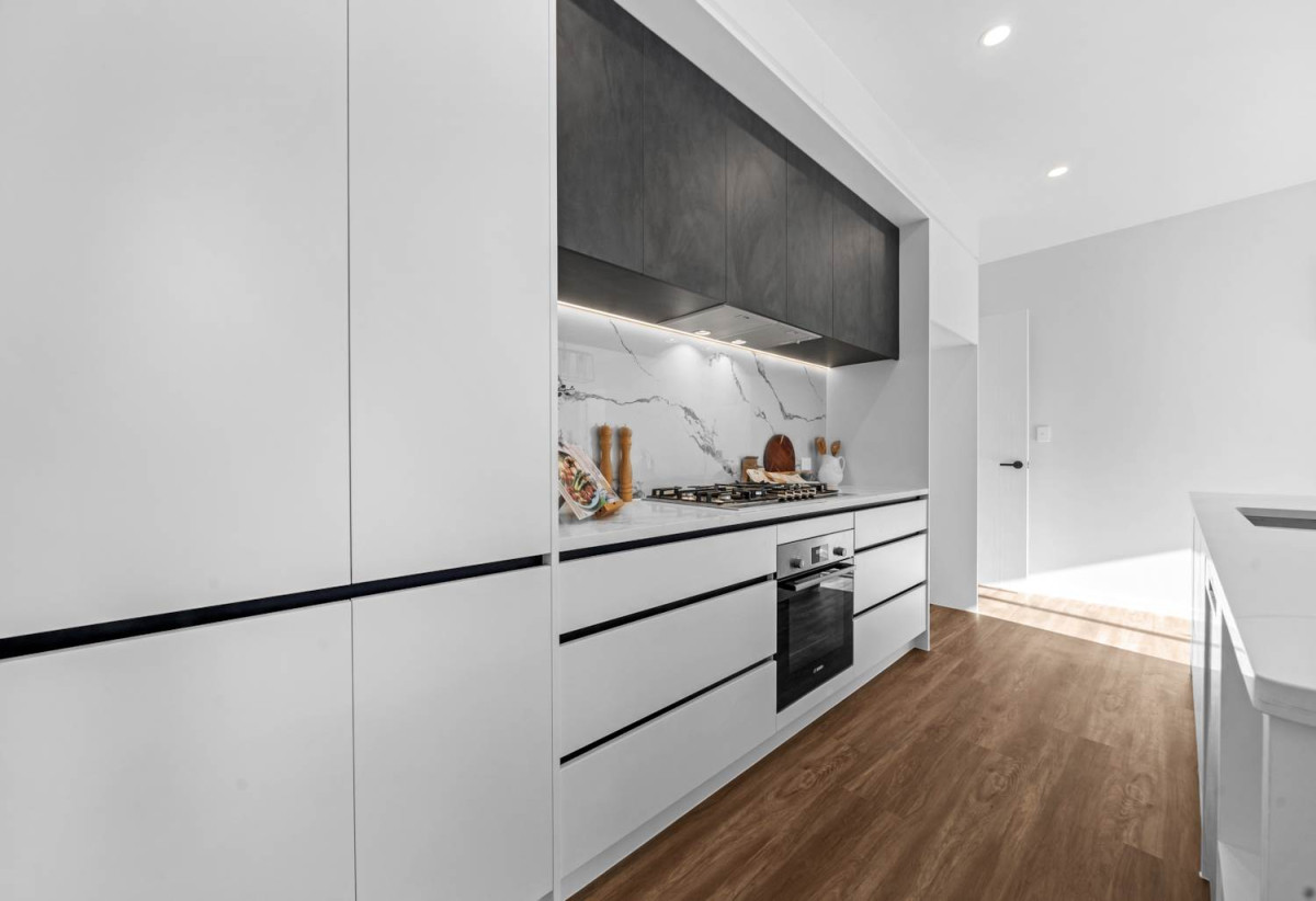 180m2 Brandnew 5 beds 3 baths house with double garage, 65 Bellfield Road, Opaheke, Auckland