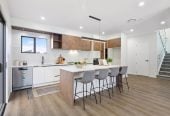 7 beds ( 2 ensuites) 4 baths house with double garage, 2 beds 1 bath ground floor, 0.5 km to Hingaia Peninsula School, 68 Papaka Road, Karaka, Auckland