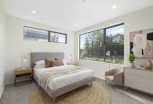 7 beds ( 2 ensuites) 4 baths house with double garage, 2 beds 1 bath ground floor, 0.5 km to Hingaia Peninsula School, 68 Papaka Road, Karaka, Auckland