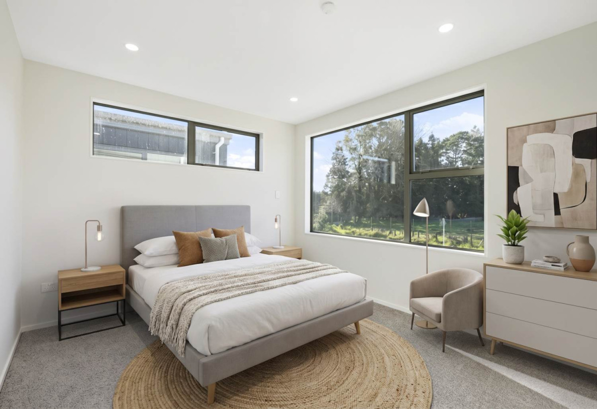 7 beds ( 2 ensuites) 4 baths house with double garage, 2 beds 1 bath ground floor, 0.5 km to Hingaia Peninsula School, 68 Papaka Road, Karaka, Auckland