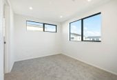7 beds ( 2 ensuites) 4 baths house with double garage, 2 beds 1 bath ground floor, 0.5 km to Hingaia Peninsula School, 68 Papaka Road, Karaka, Auckland