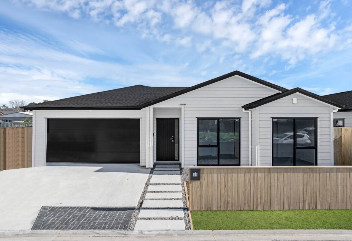 2 Kitchens, Brandnew 4 beds 3 baths house with double garage and 1 bed granny, 67 Bellfield Road, Opaheke, Auckland