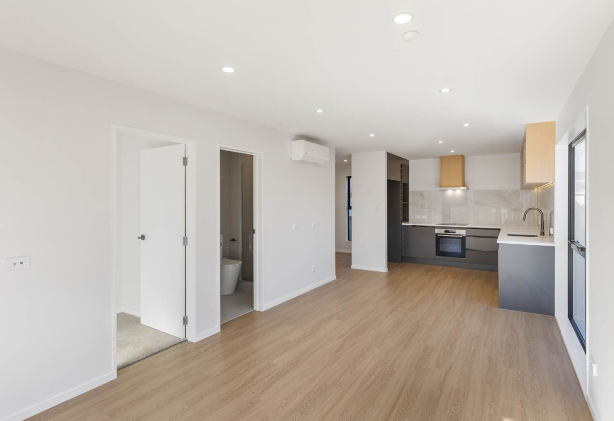 Brandnew 3 beds 2 baths home with car park, 0.9 km to Onehunga Primary School, 4C Huapai Street, Onehunga, Auckland