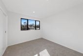 Brandnew 3 beds 2 baths home with car park, 0.9 km to Onehunga Primary School, 4C Huapai Street, Onehunga, Auckland