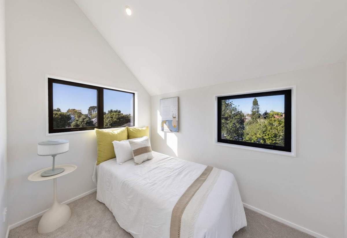 Brandnew 3 beds 2.5 baths home with carport, 1 ensuite ground floor, 0.9 km to Onehunga Primary School, 4B Huapai Street, Onehunga, Auckland