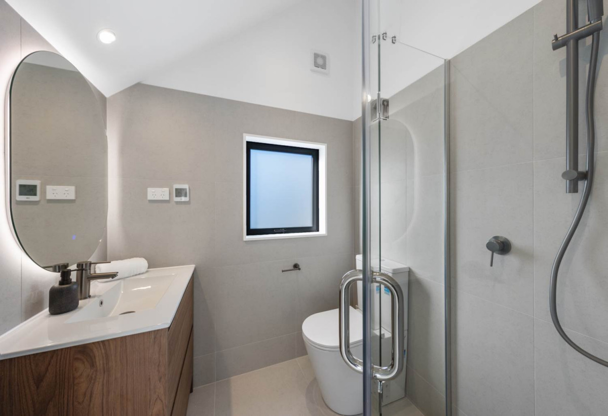 Brandnew 3 beds 2.5 baths home with carport, 1 ensuite ground floor, 0.9 km to Onehunga Primary School, 4B Huapai Street, Onehunga, Auckland