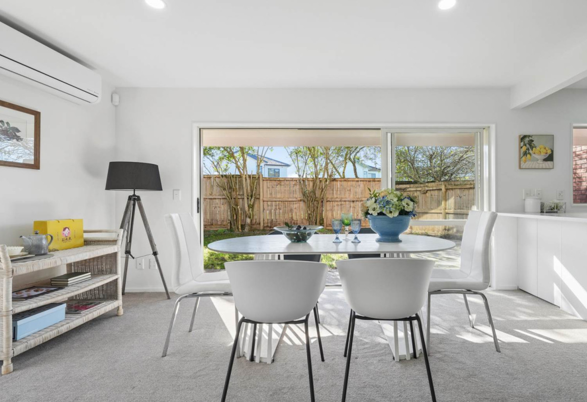 Solid Brick Affordable Beauty, 4 beds 2.5 baths home with double garage, 1.1 km to Waitakere College, 1/23 Charlenne Close, Ranui, Auckland