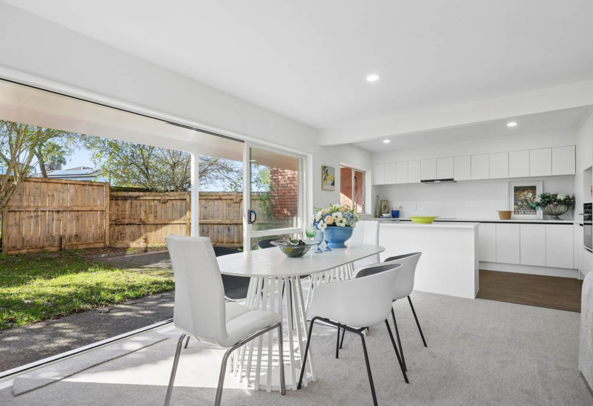 Solid Brick Affordable Beauty, 4 beds 2.5 baths home with double garage, 1.1 km to Waitakere College, 1/23 Charlenne Close, Ranui, Auckland
