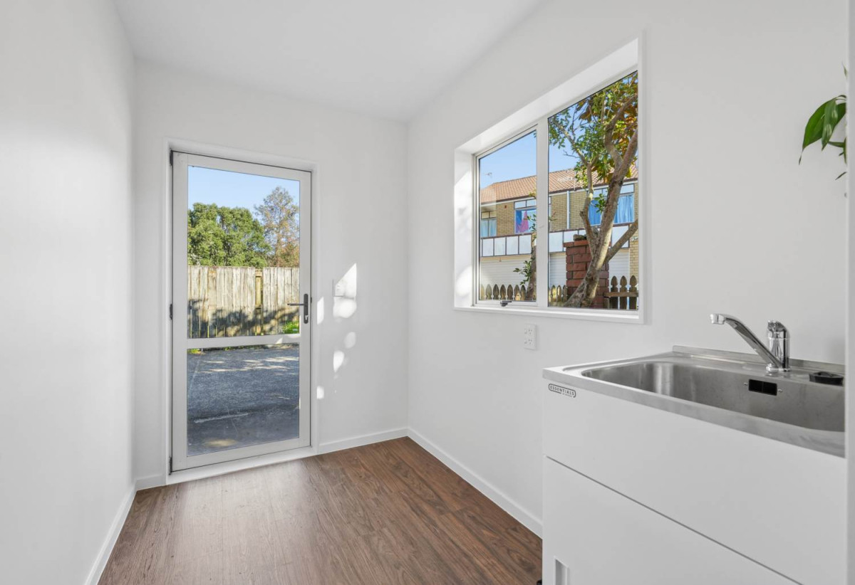 Solid Brick Affordable Beauty, 4 beds 2.5 baths home with double garage, 1.1 km to Waitakere College, 1/23 Charlenne Close, Ranui, Auckland