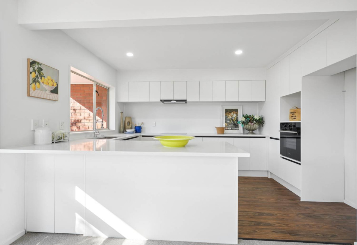Solid Brick Affordable Beauty, 4 beds 2.5 baths home with double garage, 1.1 km to Waitakere College, 1/23 Charlenne Close, Ranui, Auckland