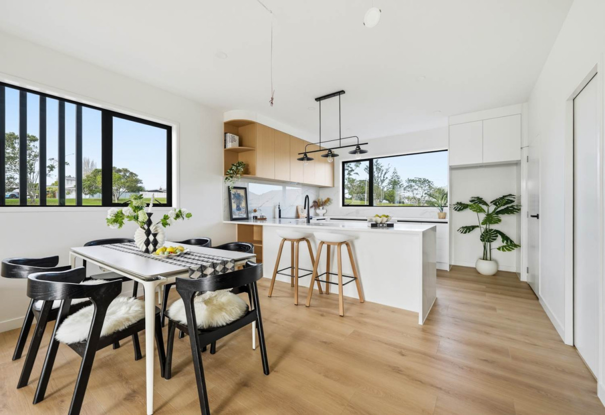 178m2 Brandnew 4 beds 3.5 baths home with garage, 1 bed 1 bath ground floor, 0.7 km to Howick College, Lot 1/129 Cook Street, Howick, Auckland