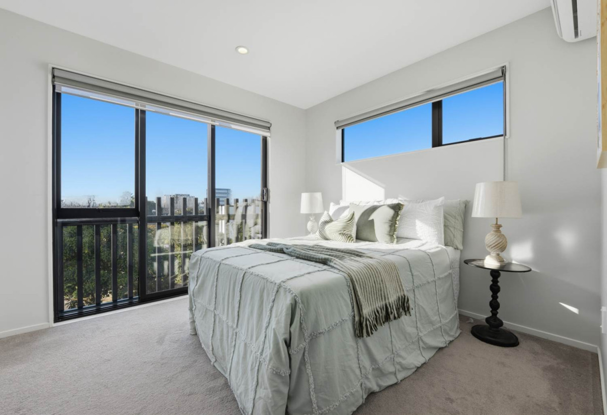 2 beds + study room 1.5 bath home with car park, no Body Corporate fees, Located just moments from Sylvia Park Shopping Centre, 12F Keate Place, Mt Wellington, Auckland