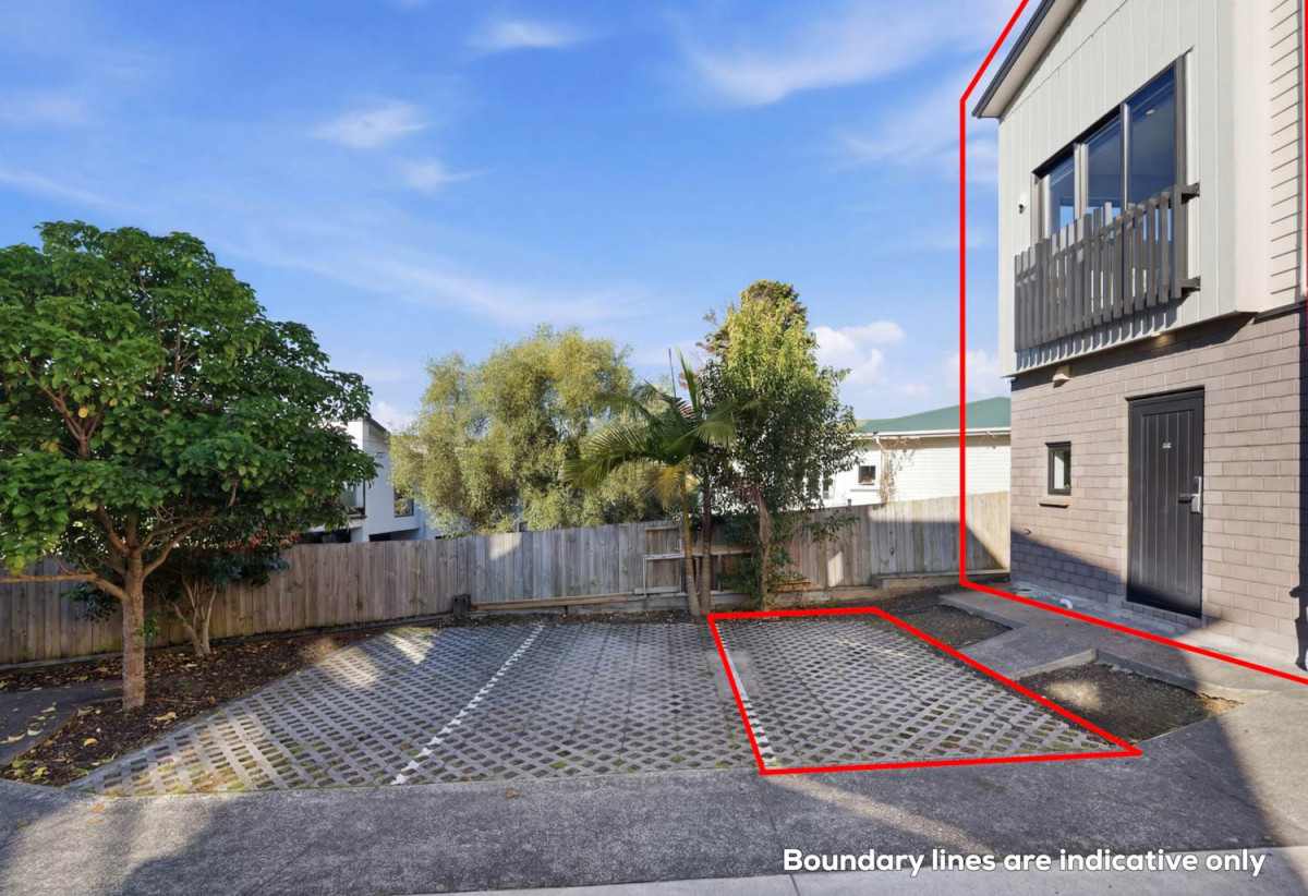 2 beds + study room 1.5 bath home with car park, no Body Corporate fees, Located just moments from Sylvia Park Shopping Centre, 12F Keate Place, Mt Wellington, Auckland