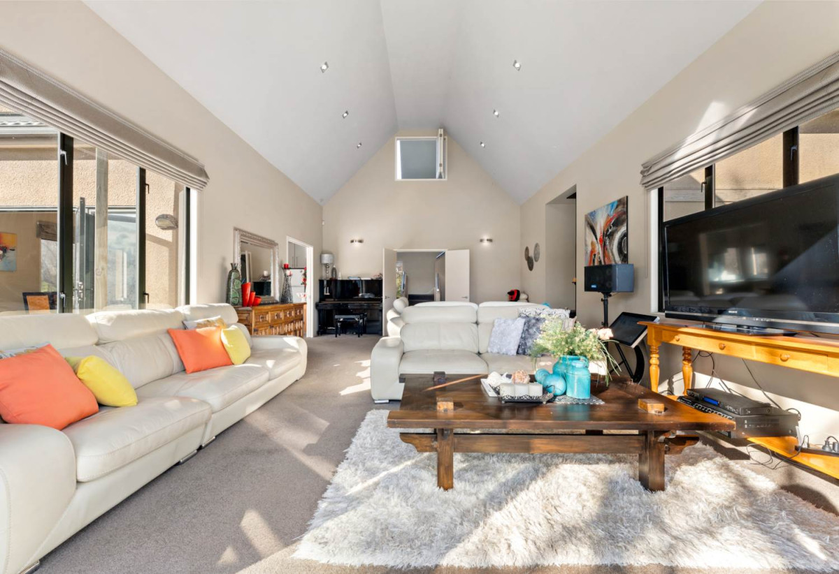 Exceptional 4.26ha Landholding Poised for Growth, 5 beds + office room 4 baths house with standalone double garage and swimming pool, 210 Fred Taylor Drive, Whenuapai, Auckland