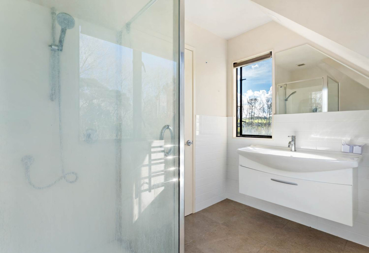 Exceptional 4.26ha Landholding Poised for Growth, 5 beds + office room 4 baths house with standalone double garage and swimming pool, 210 Fred Taylor Drive, Whenuapai, Auckland