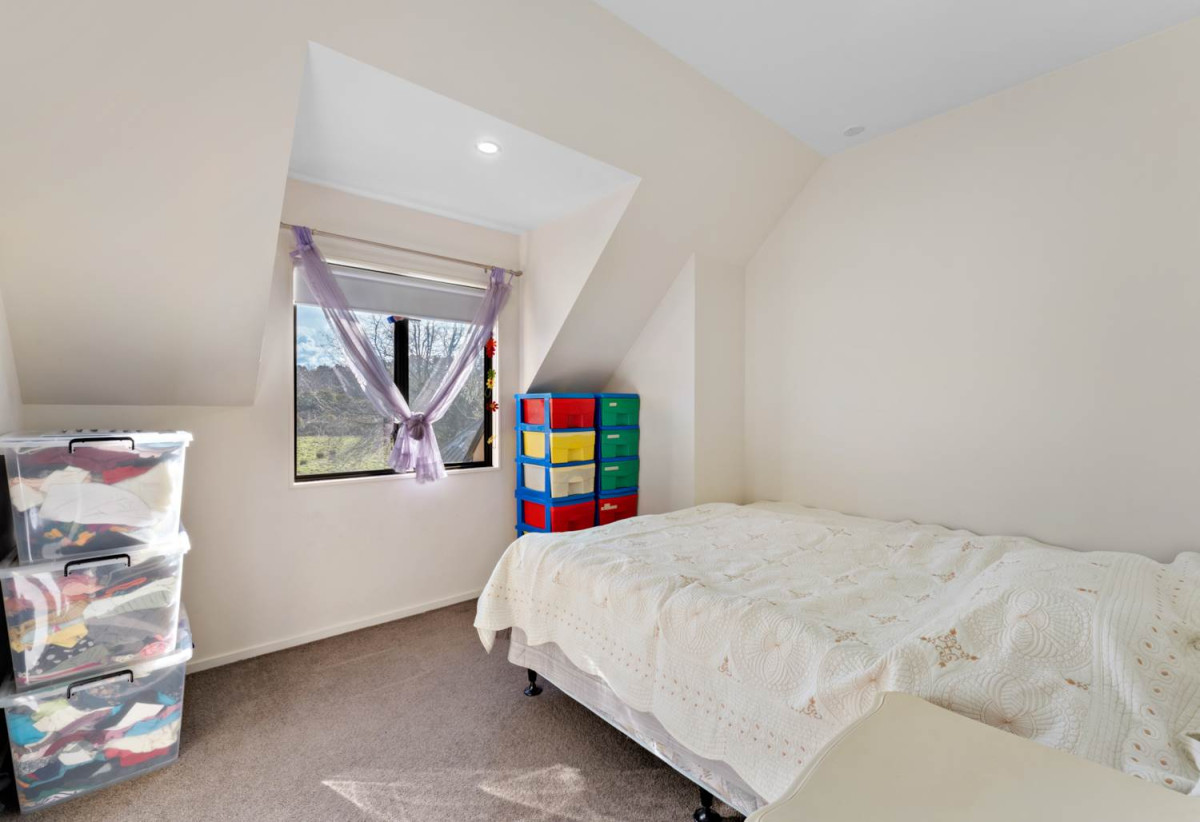 Exceptional 4.26ha Landholding Poised for Growth, 5 beds + office room 4 baths house with standalone double garage and swimming pool, 210 Fred Taylor Drive, Whenuapai, Auckland