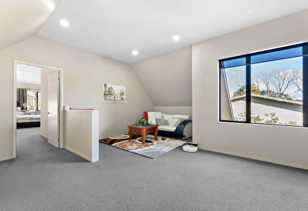 Exceptional 4.26ha Landholding Poised for Growth, 5 beds + office room 4 baths house with standalone double garage and swimming pool, 210 Fred Taylor Drive, Whenuapai, Auckland