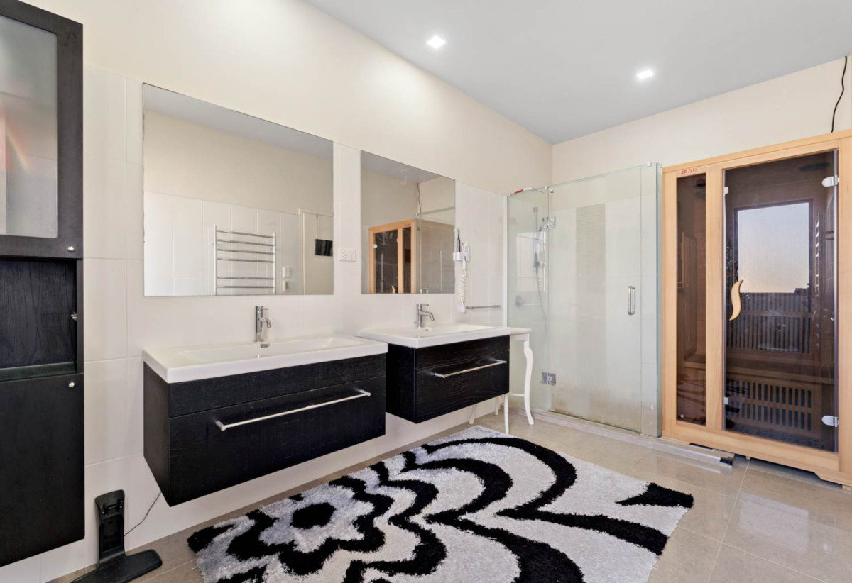 Exceptional 4.26ha Landholding Poised for Growth, 5 beds + office room 4 baths house with standalone double garage and swimming pool, 210 Fred Taylor Drive, Whenuapai, Auckland