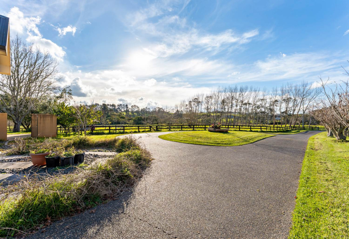Exceptional 4.26ha Landholding Poised for Growth, 5 beds + office room 4 baths house with standalone double garage and swimming pool, 210 Fred Taylor Drive, Whenuapai, Auckland
