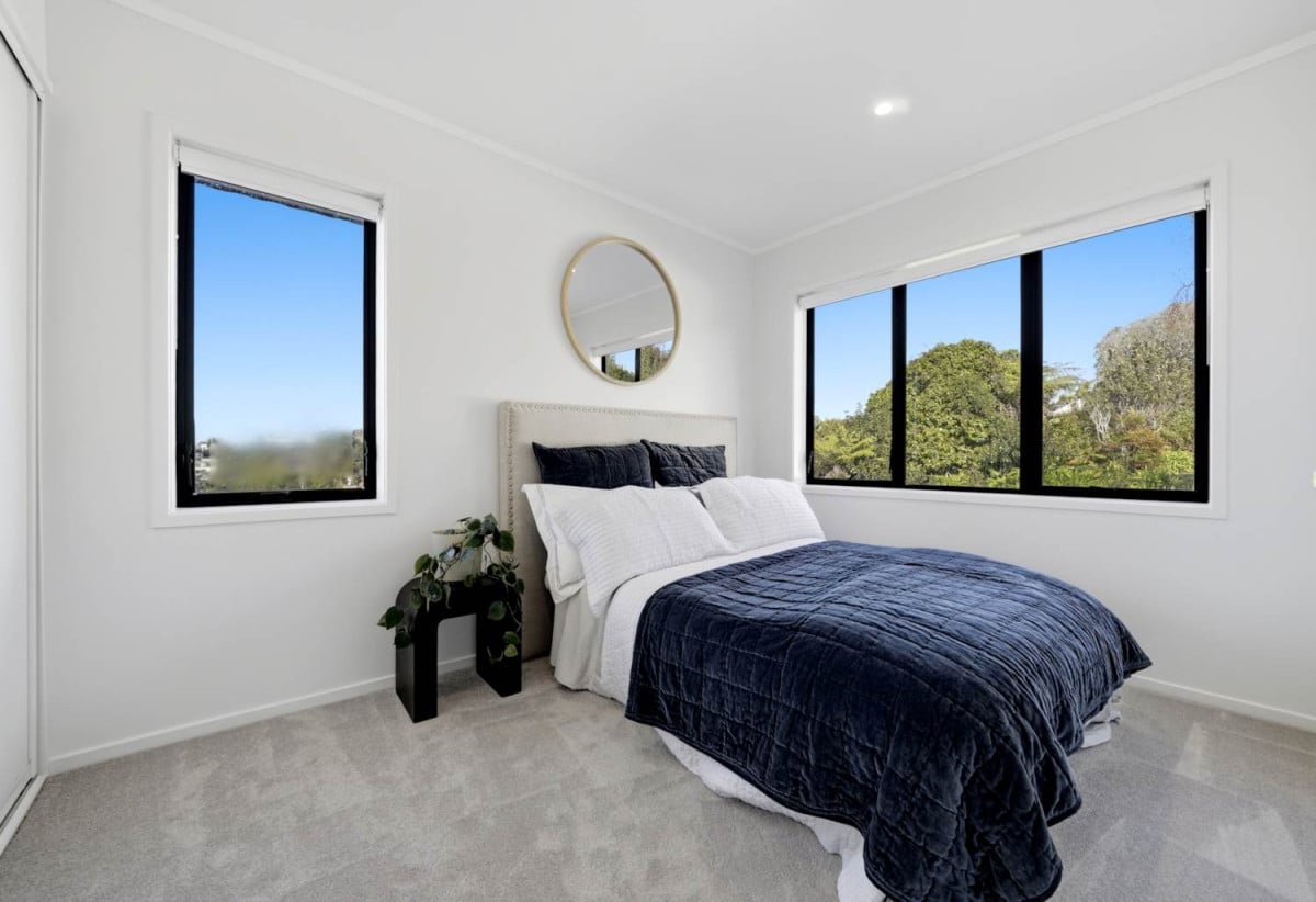Double Westlake school zone & Rangitoto Views, Renovated 3 beds 1 bath home with a single garage, 1/29 Aberdeen Road, Castor Bay, Auckland