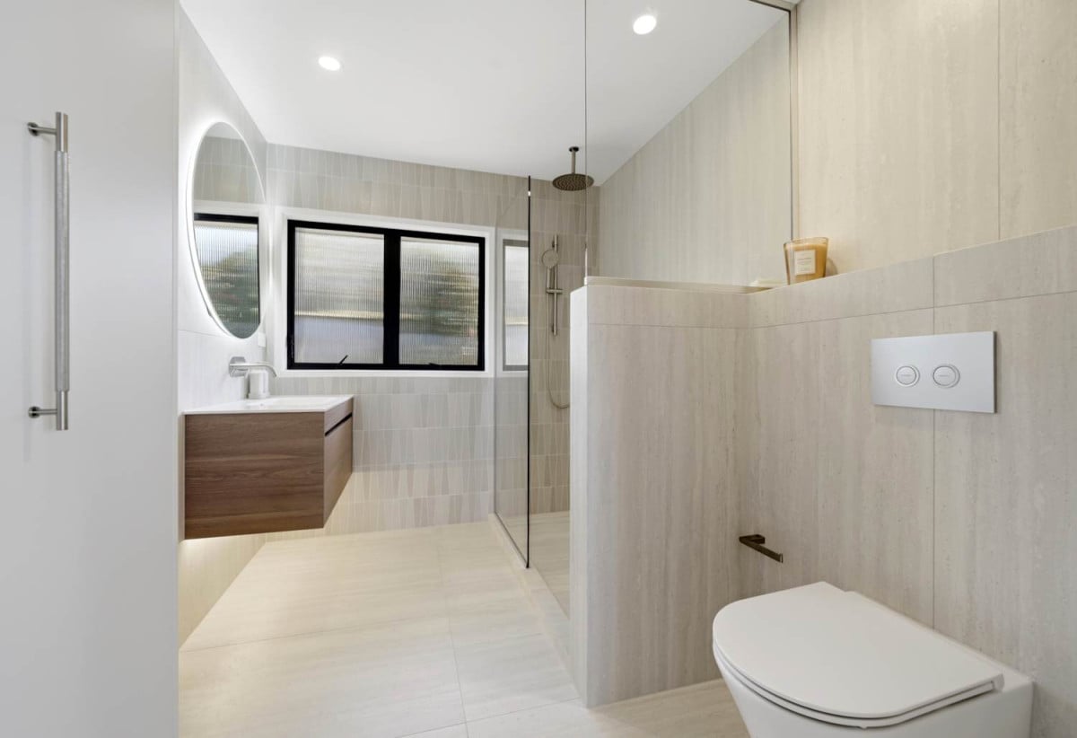 Double Westlake school zone & Rangitoto Views, Renovated 3 beds 1 bath home with a single garage, 1/29 Aberdeen Road, Castor Bay, Auckland