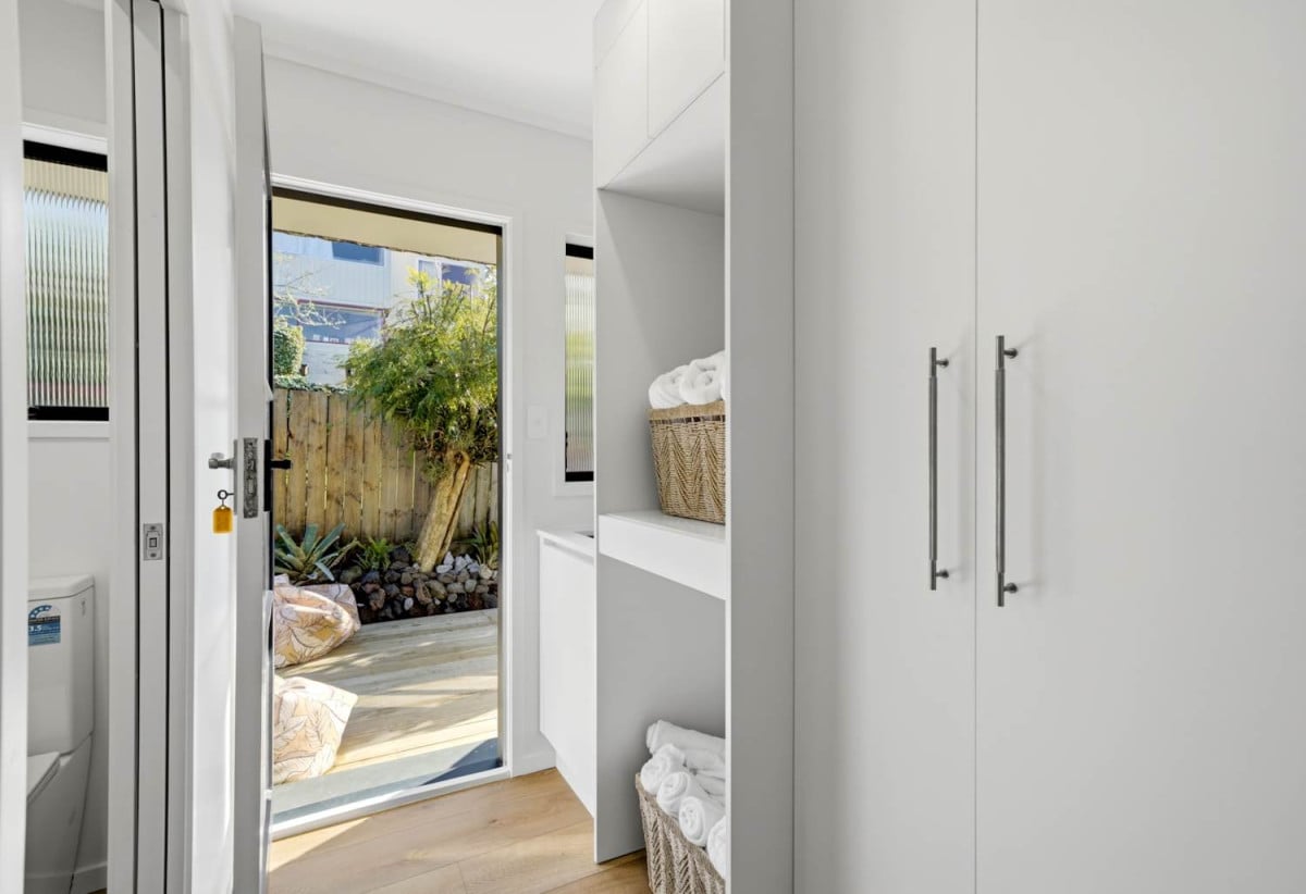 Double Westlake school zone & Rangitoto Views, Renovated 3 beds 1 bath home with a single garage, 1/29 Aberdeen Road, Castor Bay, Auckland