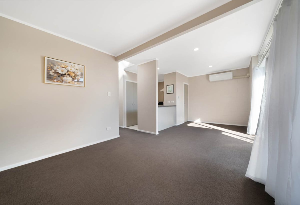 Renovated 2 beds 1 bath home with car park, 0.6 km to Lynfield College, 3/20 Orcades Place, Lynfield, Auckland
