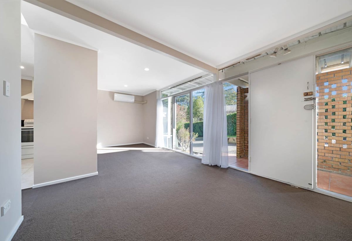 Renovated 2 beds 1 bath home with car park, 0.6 km to Lynfield College, 3/20 Orcades Place, Lynfield, Auckland