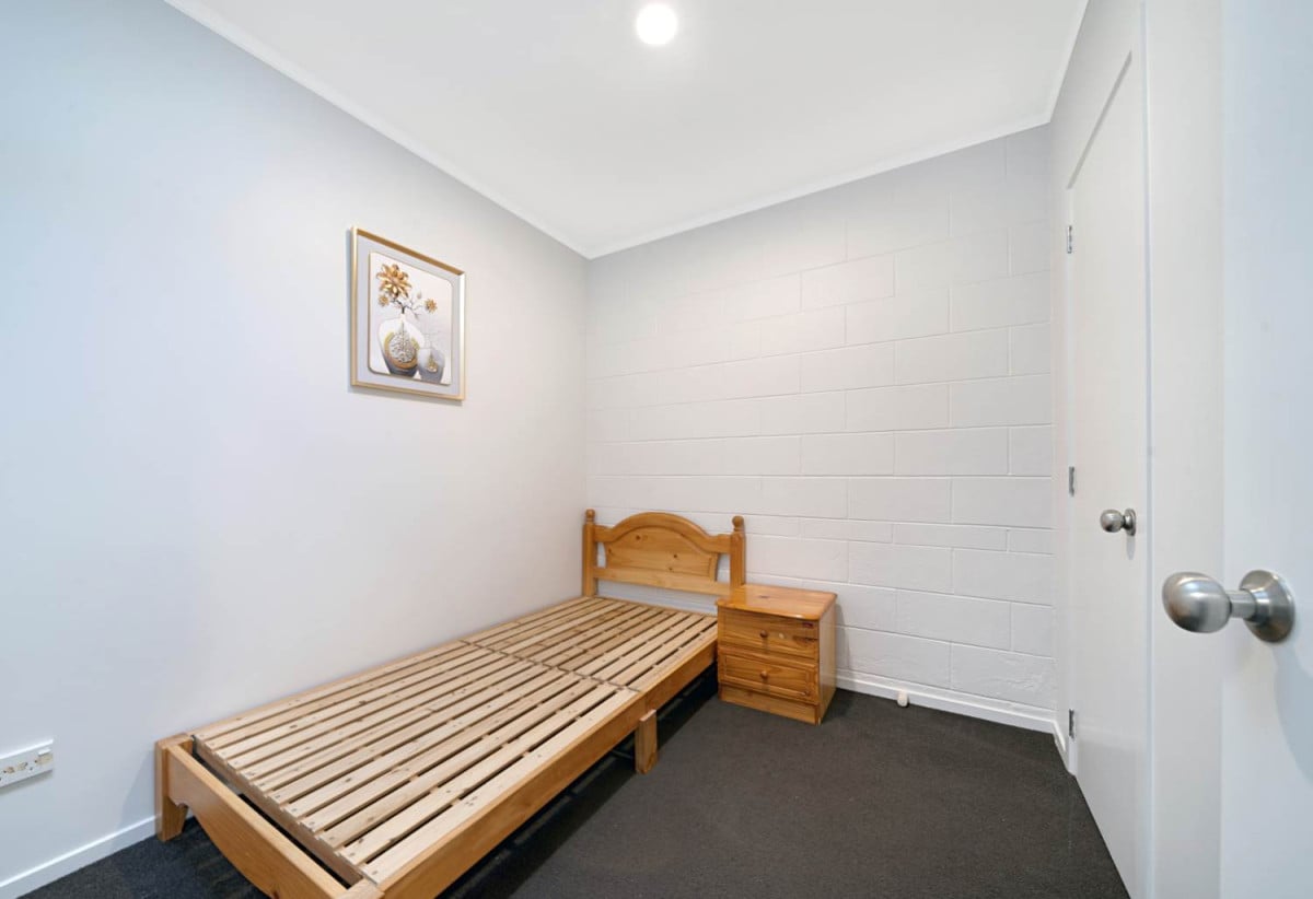 Renovated 2 beds 1 bath home with car park, 0.6 km to Lynfield College, 3/20 Orcades Place, Lynfield, Auckland