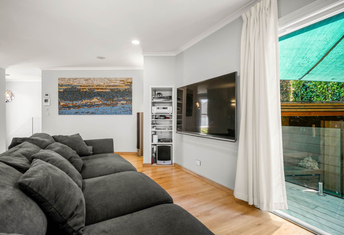209m2 Renovated 4 beds 2 baths house with carport, upstairs 3 beds 1 bath kitchen living with central heating, Downstairs 1 bed 1 bath kitchenette a heat pump and its own slider entrance, 128A Kohimarama Road, Kohimarama, Auckland