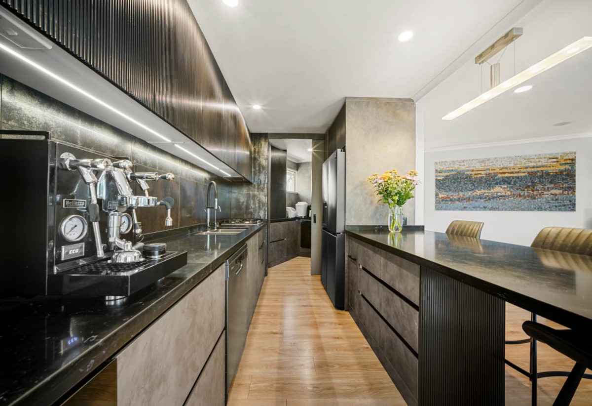 209m2 Renovated 4 beds 2 baths house with carport, upstairs 3 beds 1 bath kitchen living with central heating, Downstairs 1 bed 1 bath kitchenette a heat pump and its own slider entrance, 128A Kohimarama Road, Kohimarama, Auckland
