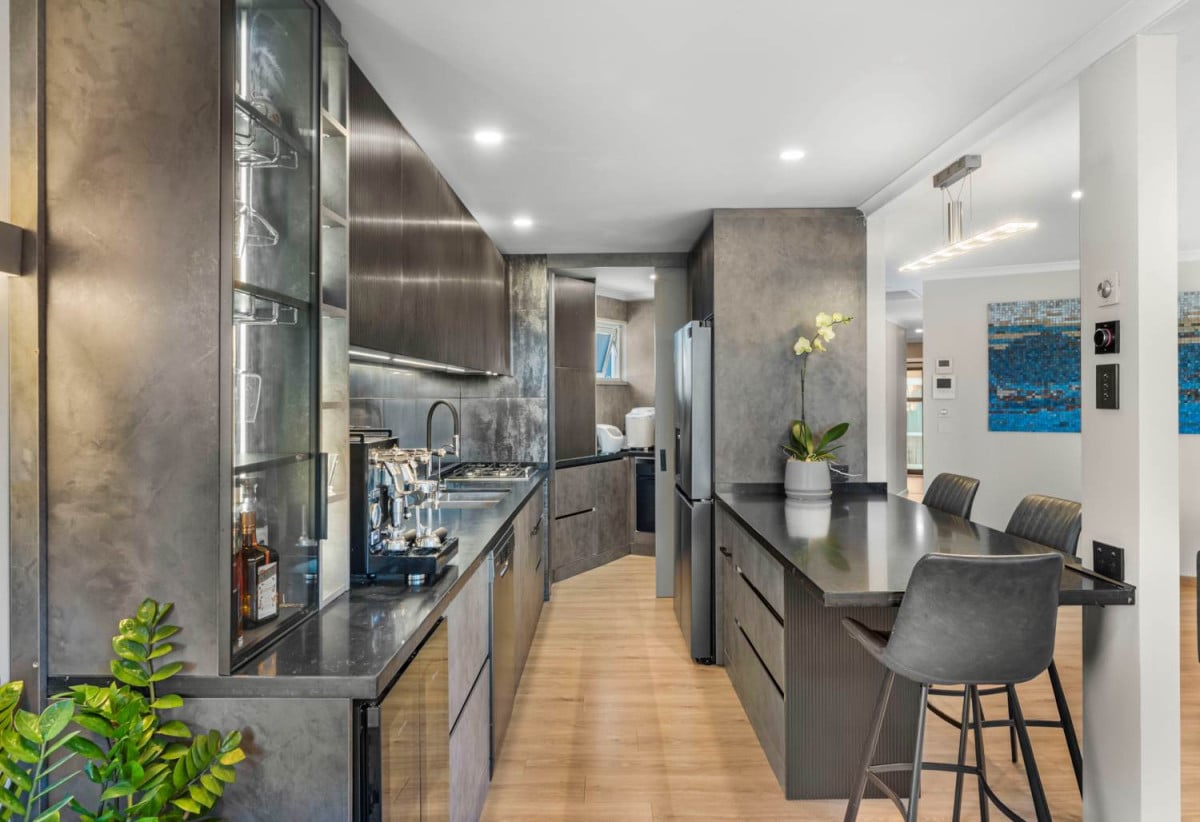 209m2 Renovated 4 beds 2 baths house with carport, upstairs 3 beds 1 bath kitchen living with central heating, Downstairs 1 bed 1 bath kitchenette a heat pump and its own slider entrance, 128A Kohimarama Road, Kohimarama, Auckland