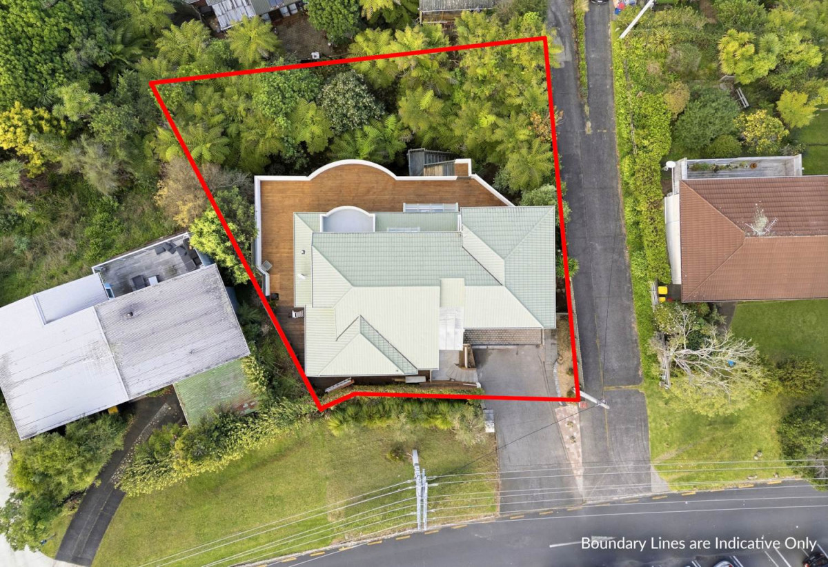 Unbeatable Views & Newly Renovated, 817m2 section, 3 beds + study 2 baths house with double garage, 825 East Coast Road, Browns Bay, Auckland