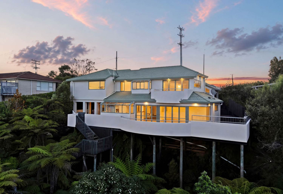 Unbeatable Views & Newly Renovated, 817m2 section, 3 beds + study 2 baths house with double garage, 825 East Coast Road, Browns Bay, Auckland