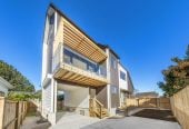 Brandnew 3 beds 2 baths home with car park, 0.9 km to Onehunga Primary School, 4C Huapai Street, Onehunga, Auckland