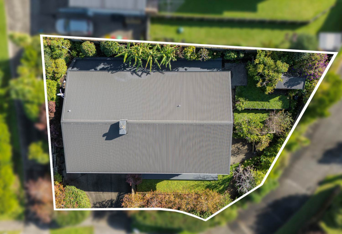Concrete Construction, Space & Privacy, 621m2 section, 4 beds (2 ensuites) 3 baths house with double garage, Two master suites (one on each level), 0.4 km to Orewa Primary School, 21 Bayview Park Lane, Orewa, Auckland