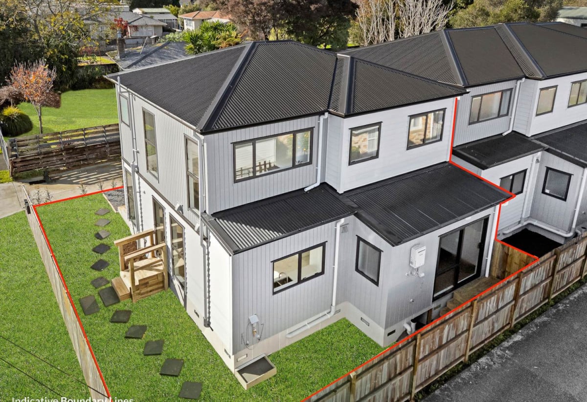128m2 Brandnew 4 beds 3 baths home with garage, 1 bed 1 bath ground floor, Lot 1/31 Fernaig Street, Papakura, Auckland