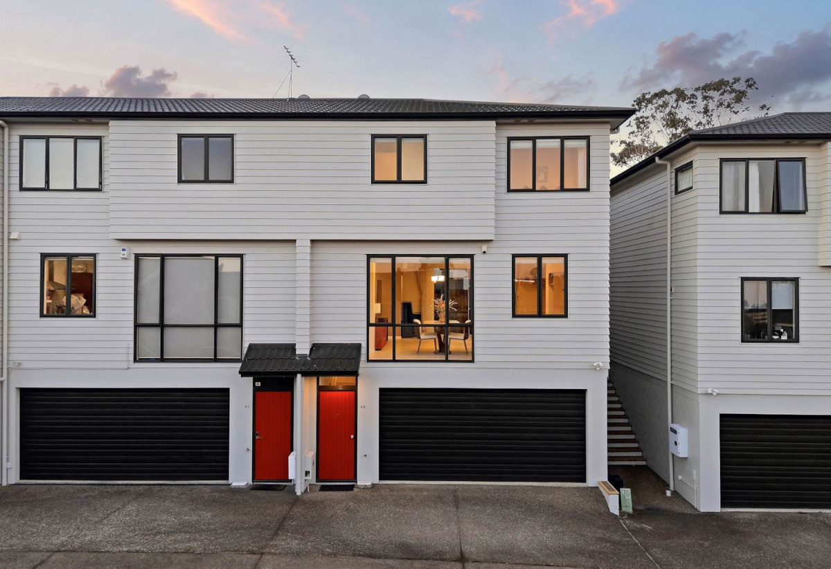 Rangi Zone & Newly Renovated, 3 beds 2.5 baths home with double garage, 40/22 Northcross Drive, Albany, Auckland