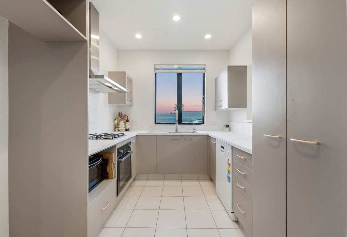 Rangi Zone & Newly Renovated, 3 beds 2.5 baths home with double garage, 40/22 Northcross Drive, Albany, Auckland