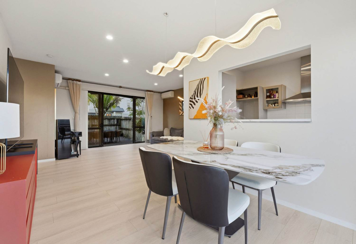 Rangi Zone & Newly Renovated, 3 beds 2.5 baths home with double garage, 40/22 Northcross Drive, Albany, Auckland