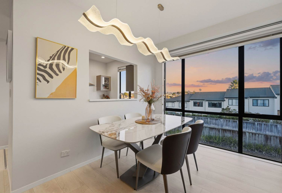 Rangi Zone & Newly Renovated, 3 beds 2.5 baths home with double garage, 40/22 Northcross Drive, Albany, Auckland