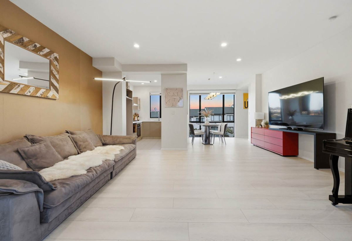 Rangi Zone & Newly Renovated, 3 beds 2.5 baths home with double garage, 40/22 Northcross Drive, Albany, Auckland